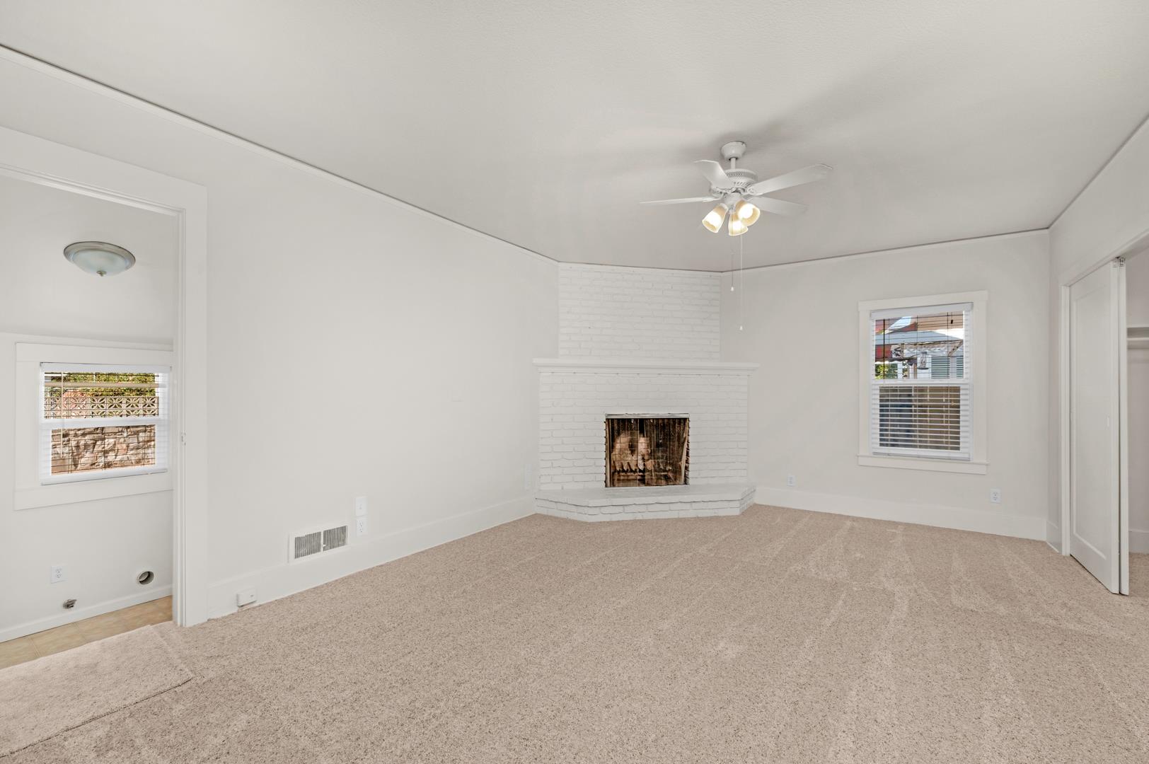 1009 N Vagedes Ave, photo 17