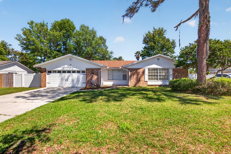 Photo 1 of 1680 Aspen Ct, Orange Park, FL 32073, photographed by Megapixeler