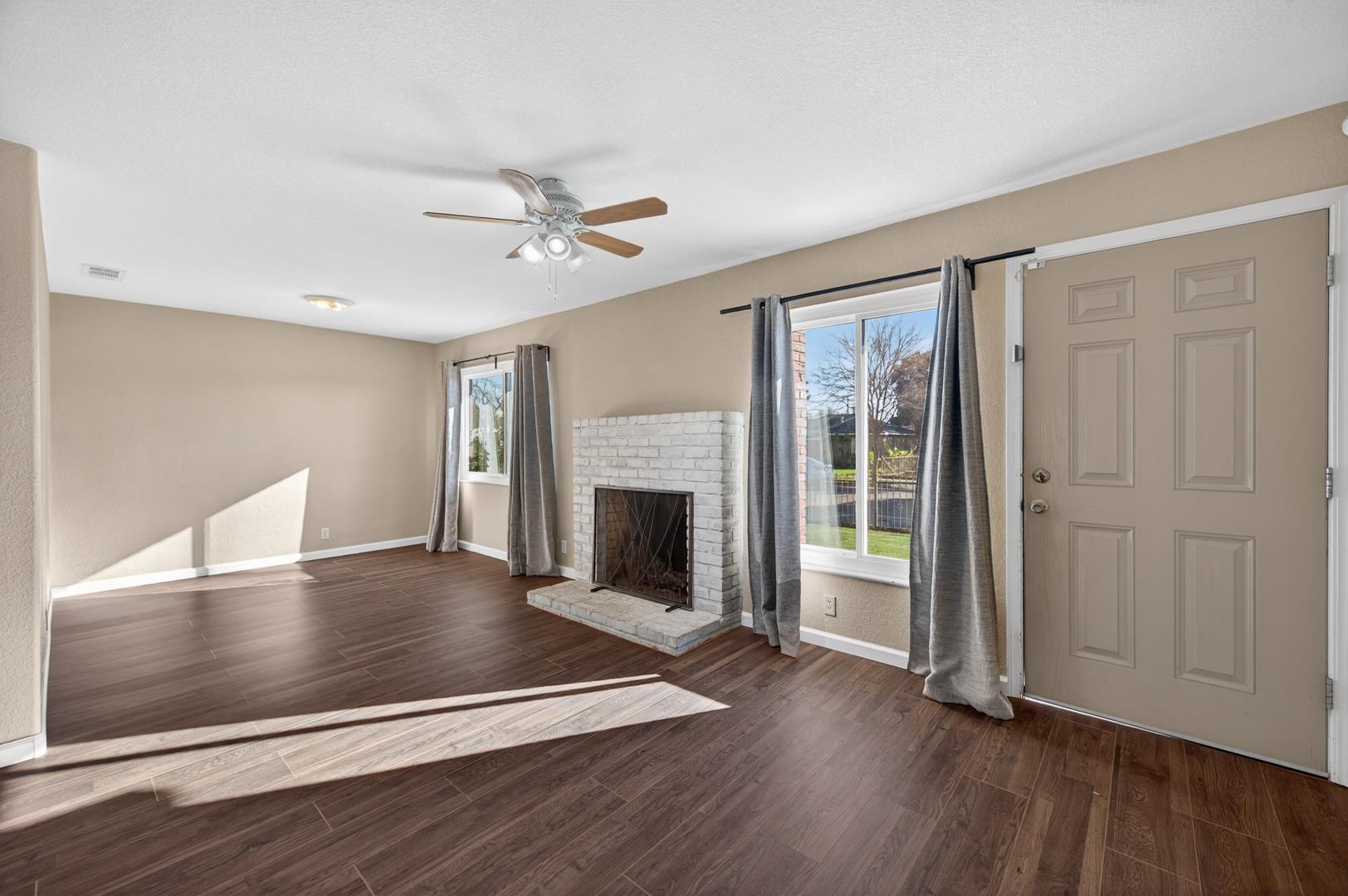 1524 W Fountain Way, photo 18
