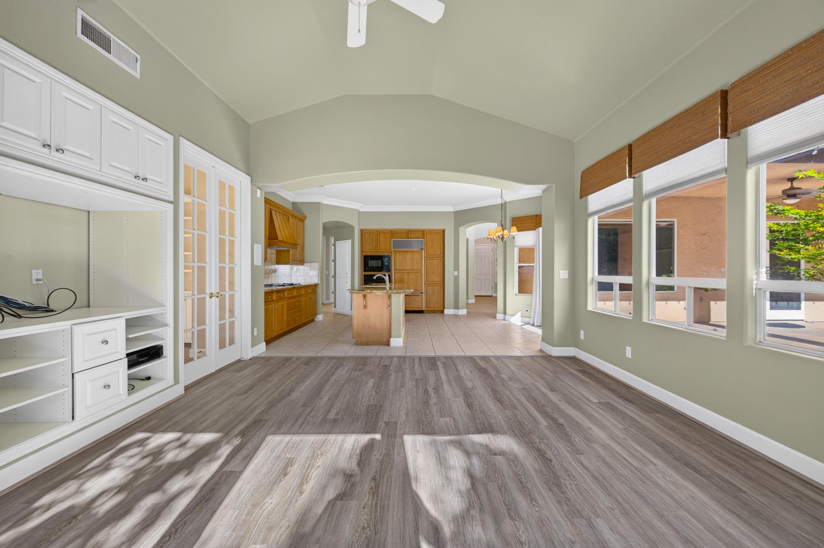 11 W Jordan Ave, photo 43