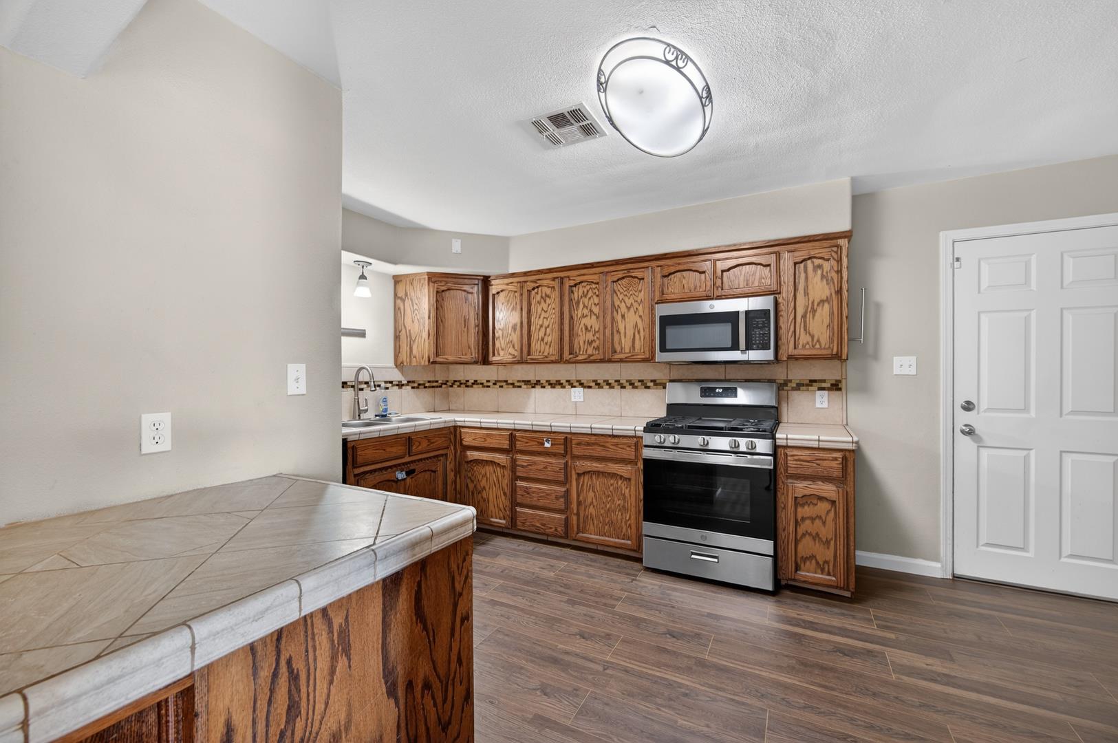 1524 W Fountain Way, photo 24