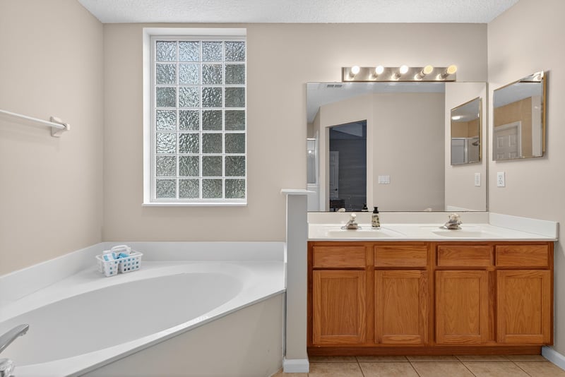 Primary Bath at 1908 Tuscan Oaks Ct, Orange Park, FL 32003