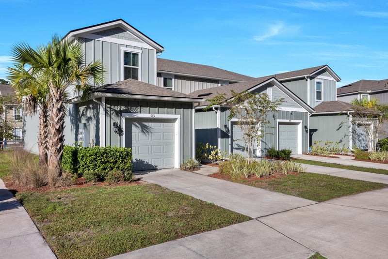 Side Angle at 9533 Star Dr, Jacksonville, FL 32256