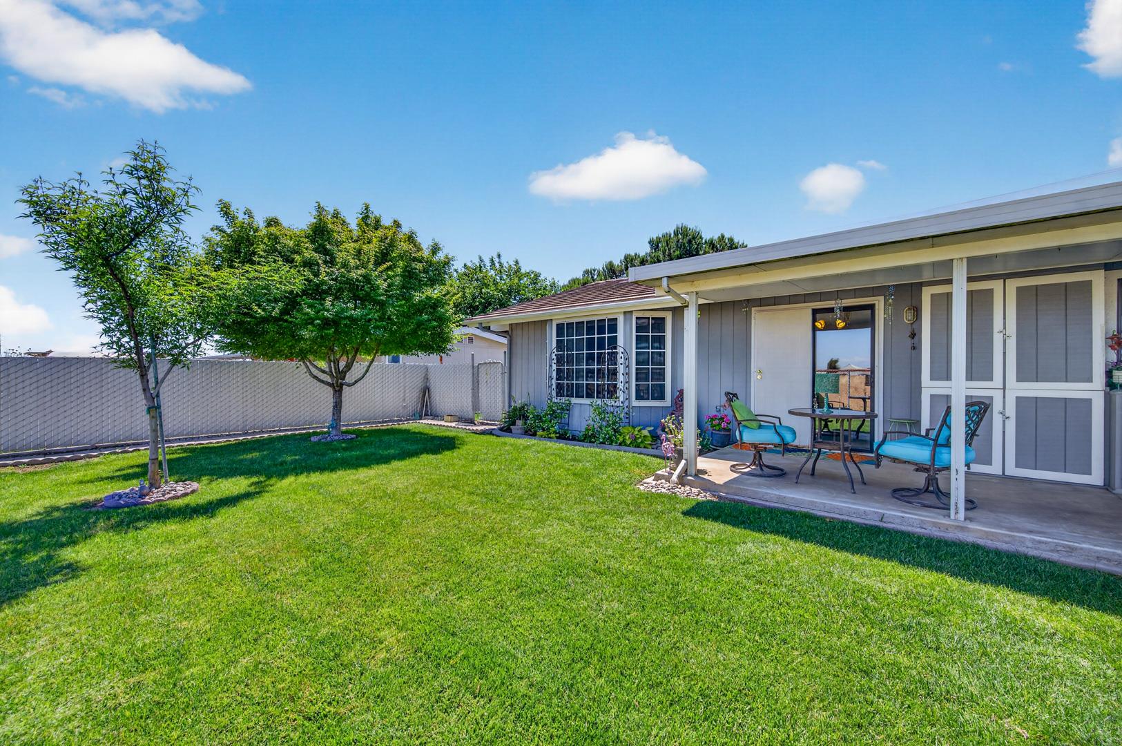 686 N Hayes Ave, photo 55