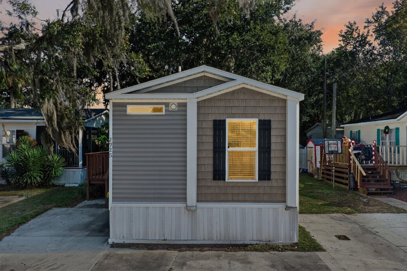 Photo 3 of 2925 Darlene Dr, Atlantic Beach, FL 32233, photographed by Megapixeler