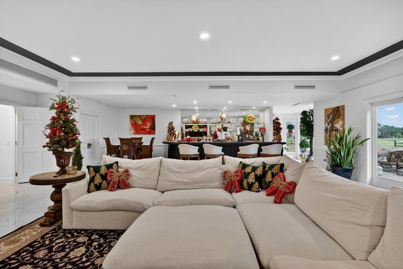 Family Room at 7987 Hollyridge Rd, Jacksonville, FL 32256