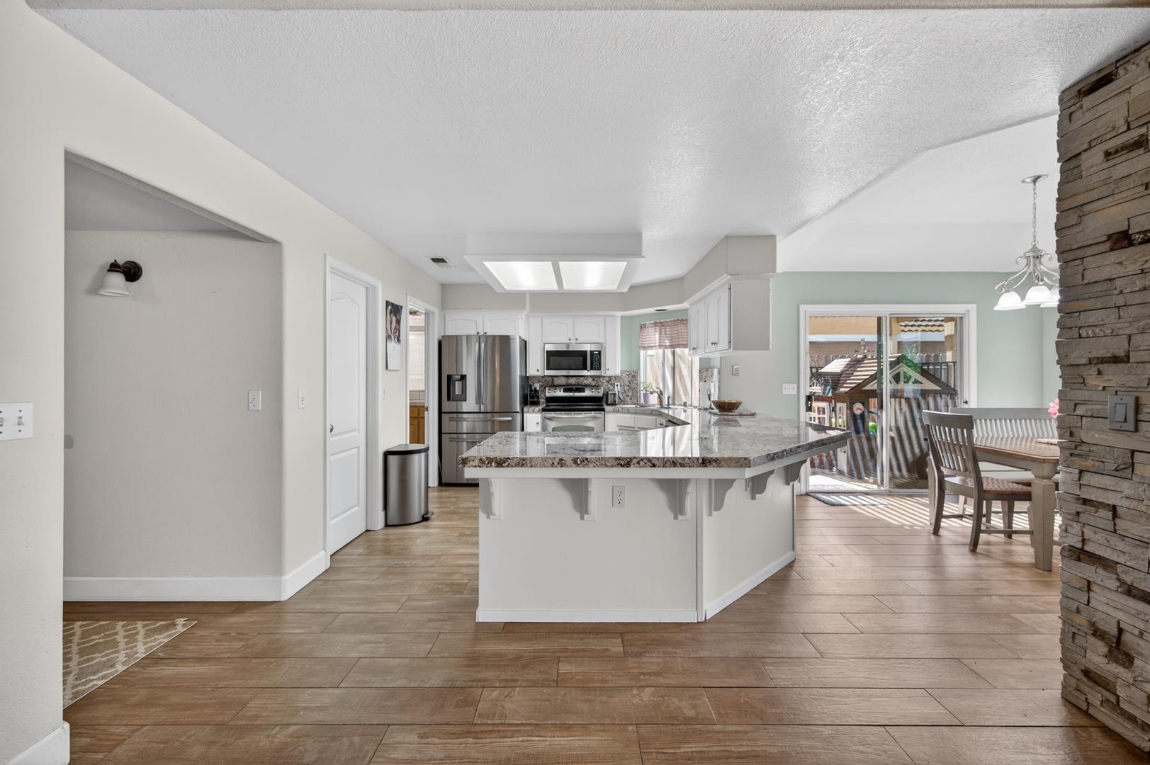 6367 N Selland Ave, photo 20