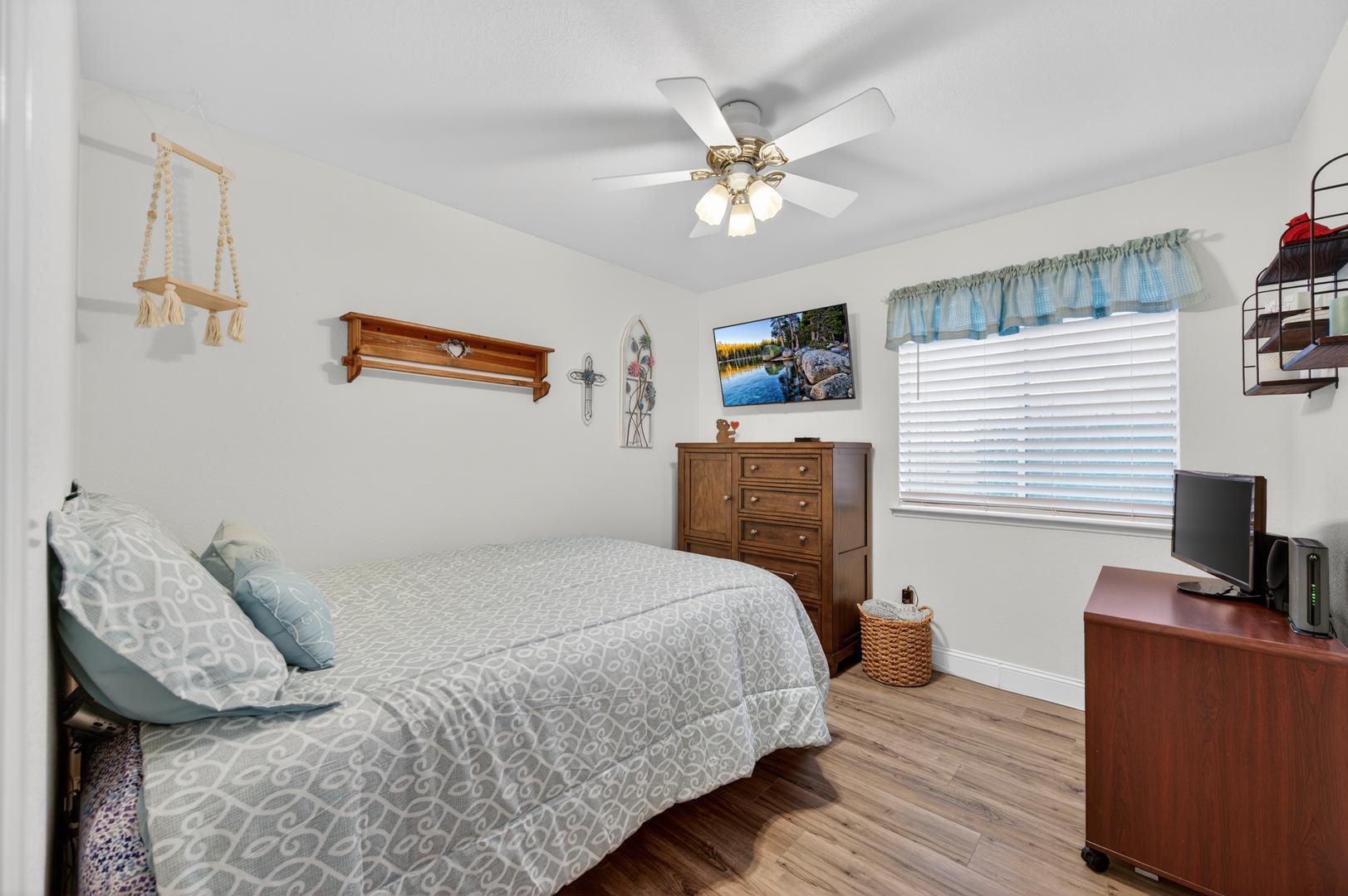 8652 N Sierra Vista Ave, photo 37