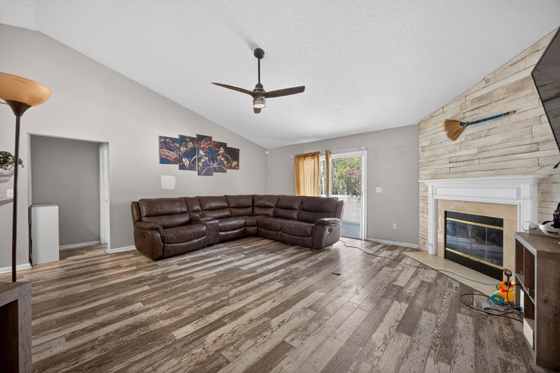 Photo 10 of 14262 Crestwick Dr W, Jacksonville, FL 32218, photographed by Megapixeler