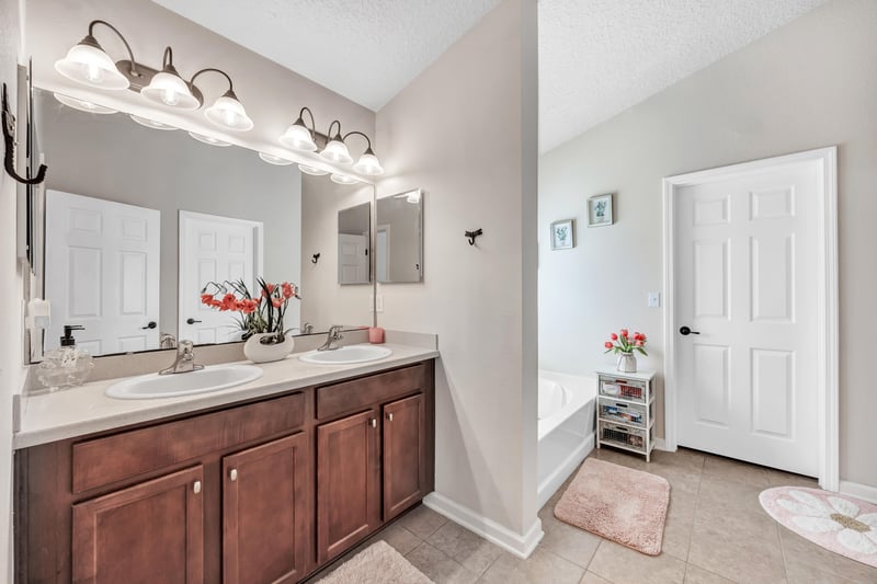 Photo 21 of 526 Arborwood Dr, Jacksonville, FL 32218, photographed by Megapixeler