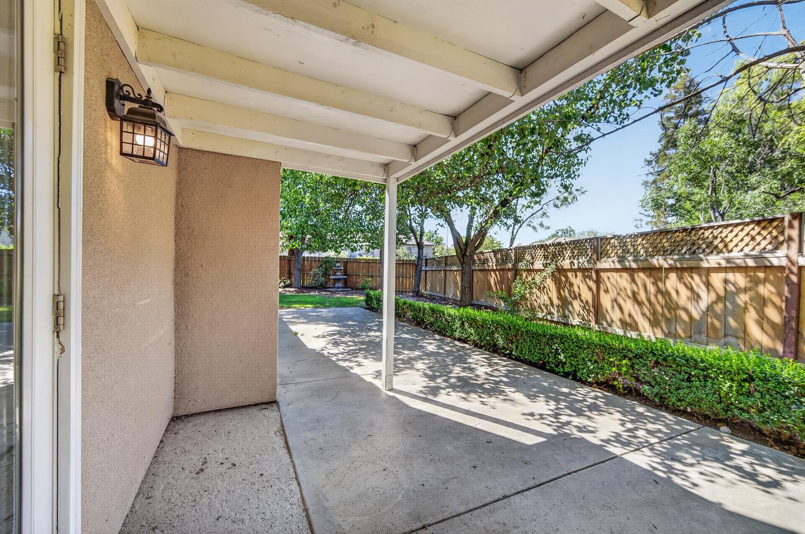1327 E La France Dr, photo 48