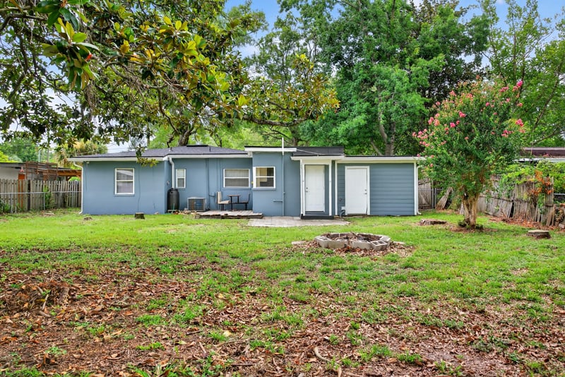 Photo 38 of 6191 Mercer Cir E, Jacksonville, FL 32217, photographed by Megapixeler