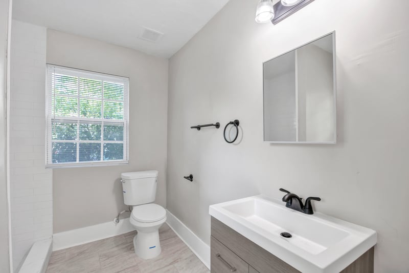 Photo 11 of 1352 W 16th St, Jacksonville, FL 32209, photographed by Megapixeler