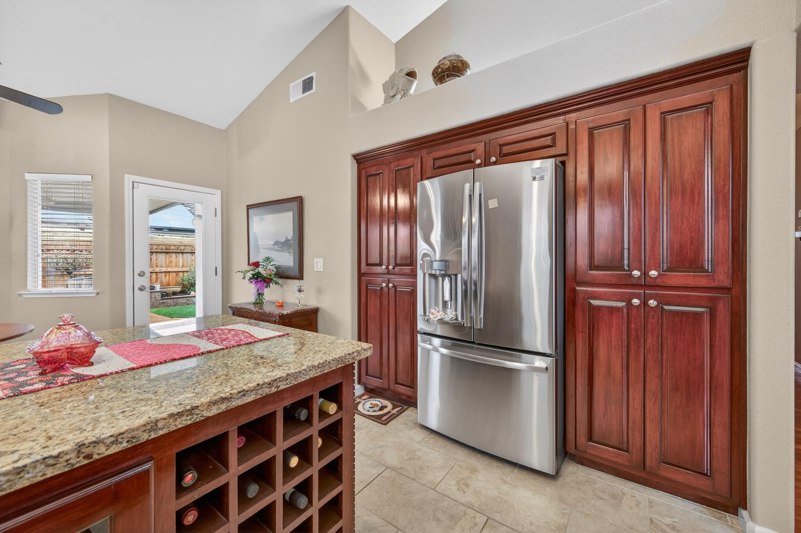 2450 E Fox Glen Ave, photo 18