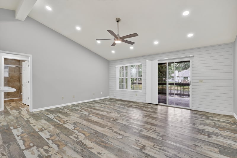 Family Room at 3556 Lazy Willow Ct, Jacksonville, FL 32223