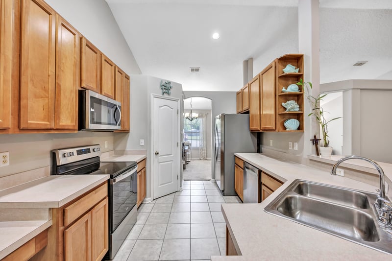 Photo 13 of 5655 Baxter Lake Dr, Jacksonville, FL 32258, photographed by Megapixeler