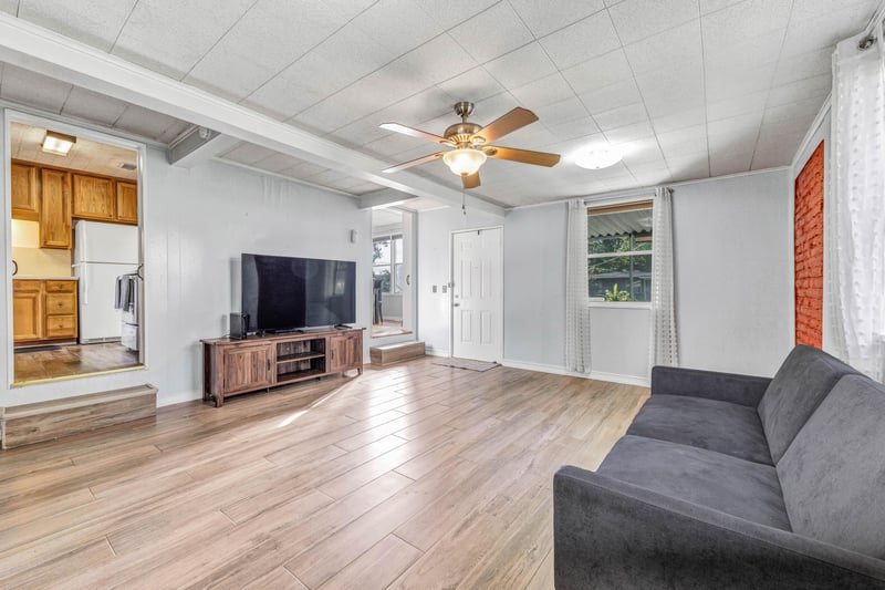 Photo 7 of 2867 Stonemont St, Jacksonville, FL 32207, photographed by Megapixeler