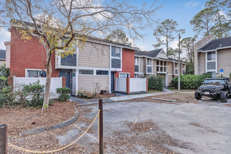 Photo 1 of 8880 Old Kings Rd S, Jacksonville, FL 32257, photographed by Megapixeler