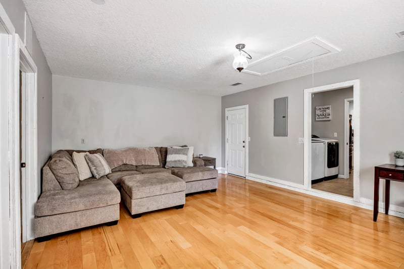 Photo 9 of 4919 Kangaroo Cir, Middleburg, FL 32068, photographed by Megapixeler