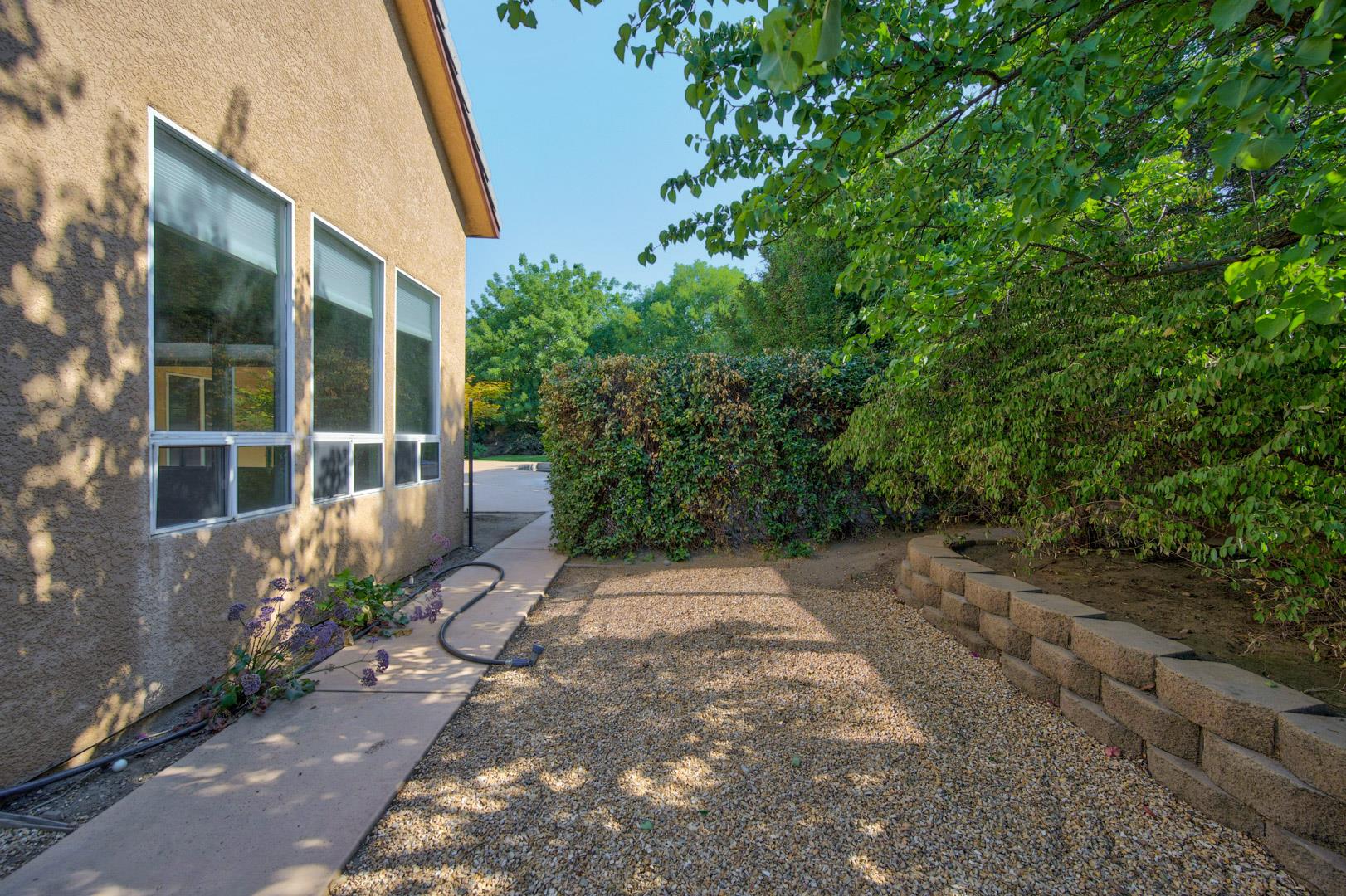 11 W Jordan Ave, photo 82