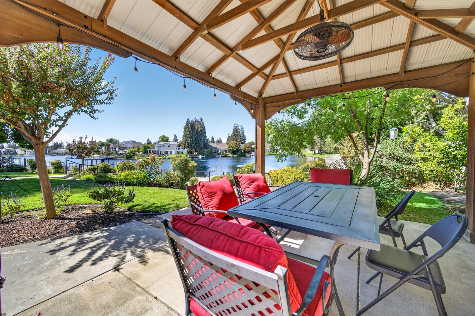 813 E Catalina Cir, photo 91