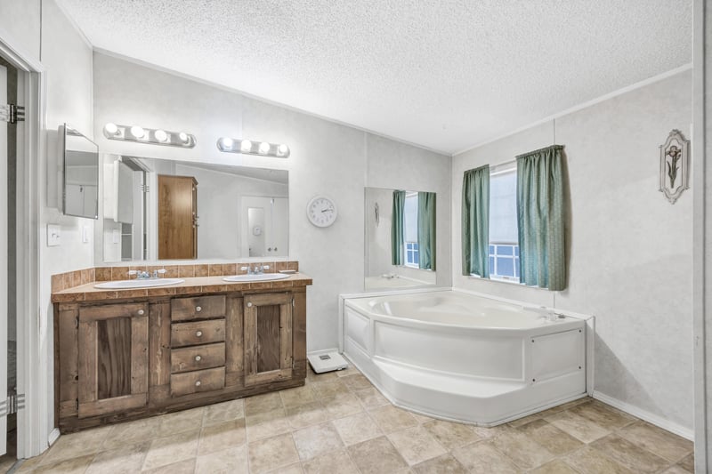 Photo 19 of 337 Shady Oak Cir, St. Augustine, FL 32092, photographed by Megapixeler