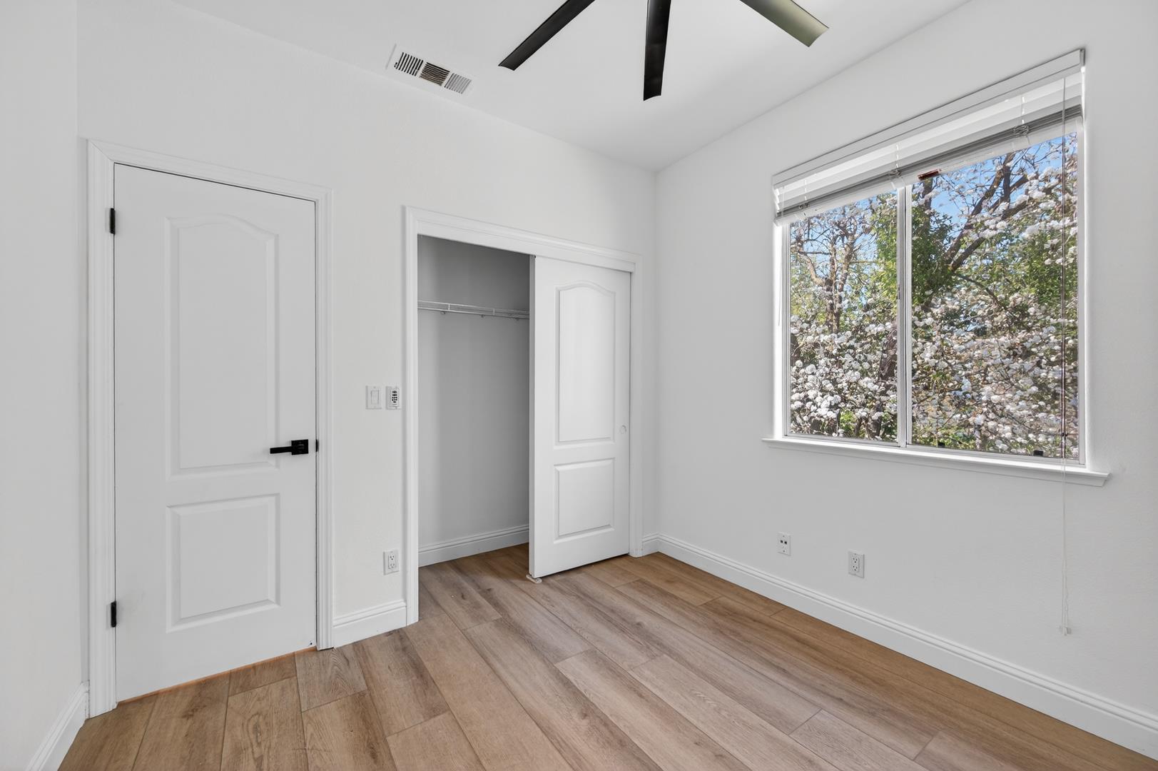 1079 E Monticello Cir, photo 47
