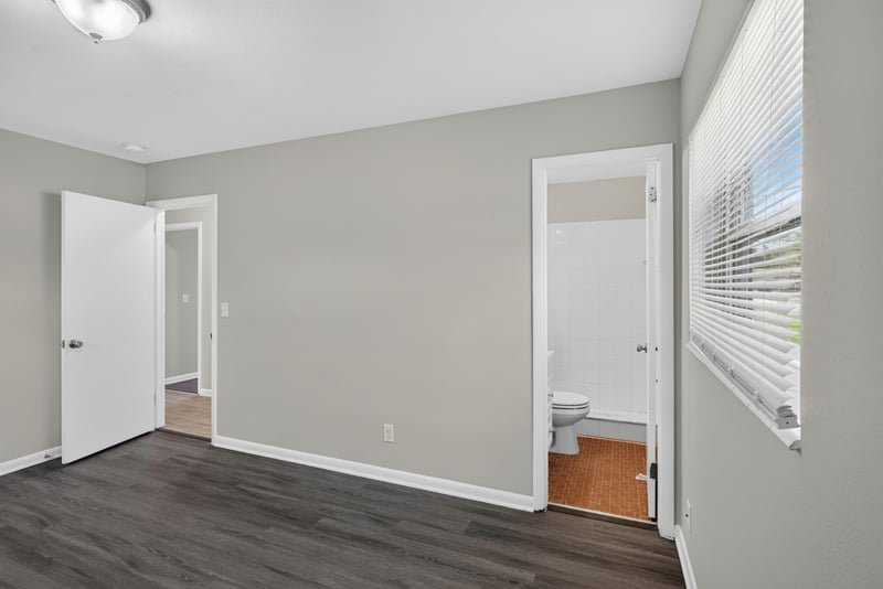 Hallway with doors to bathroom at 5503 Boeing Dr, Jacksonville, FL 32207