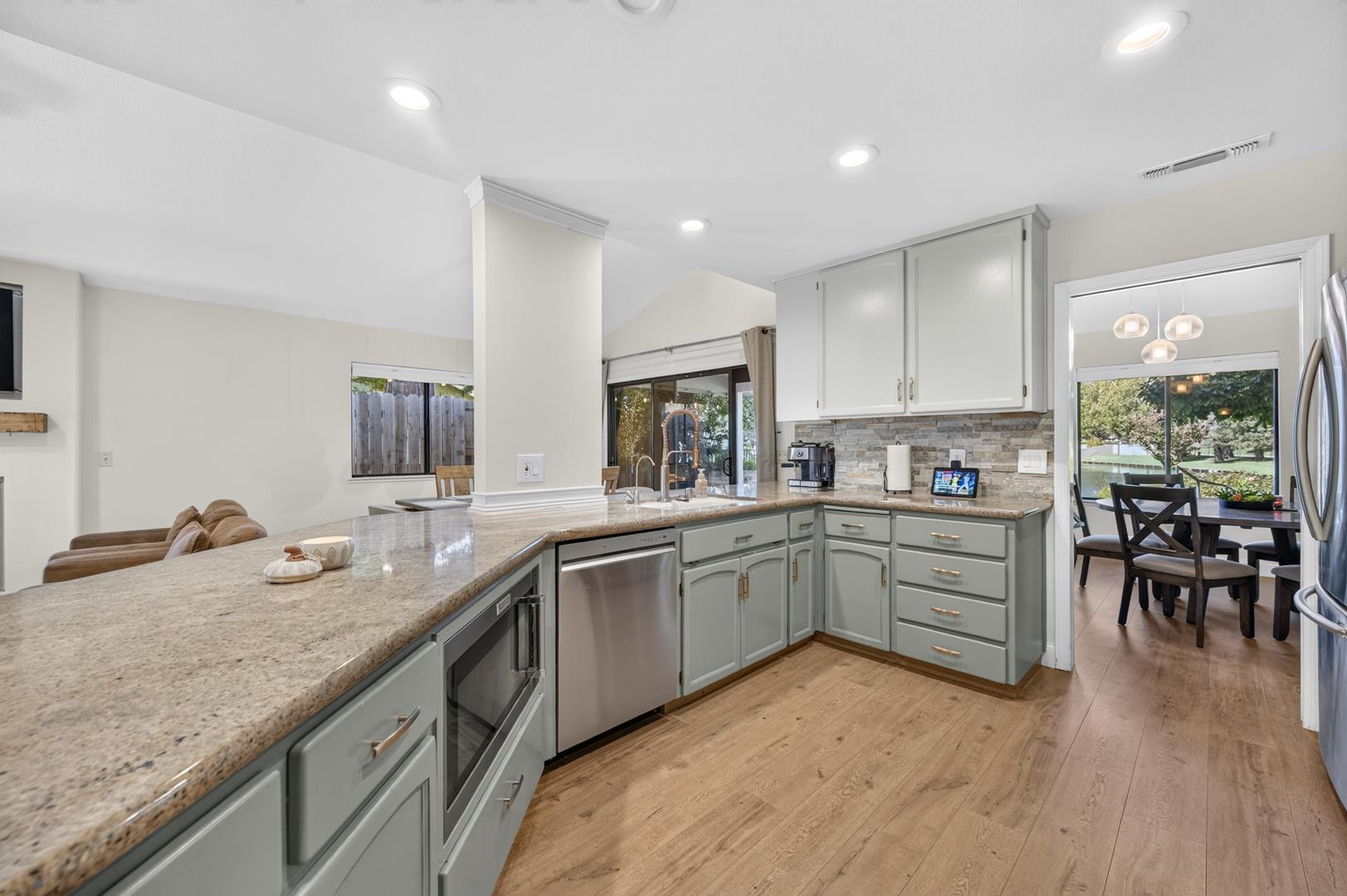 813 E Catalina Cir, photo 50
