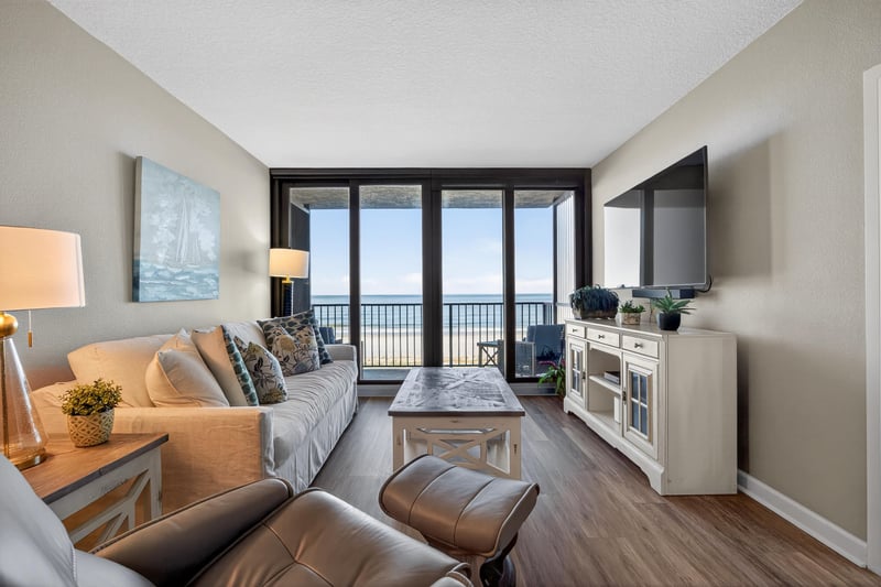 Photo 11 of 601 1st St, Jacksonville Beach, FL 32250, photographed by Megapixeler