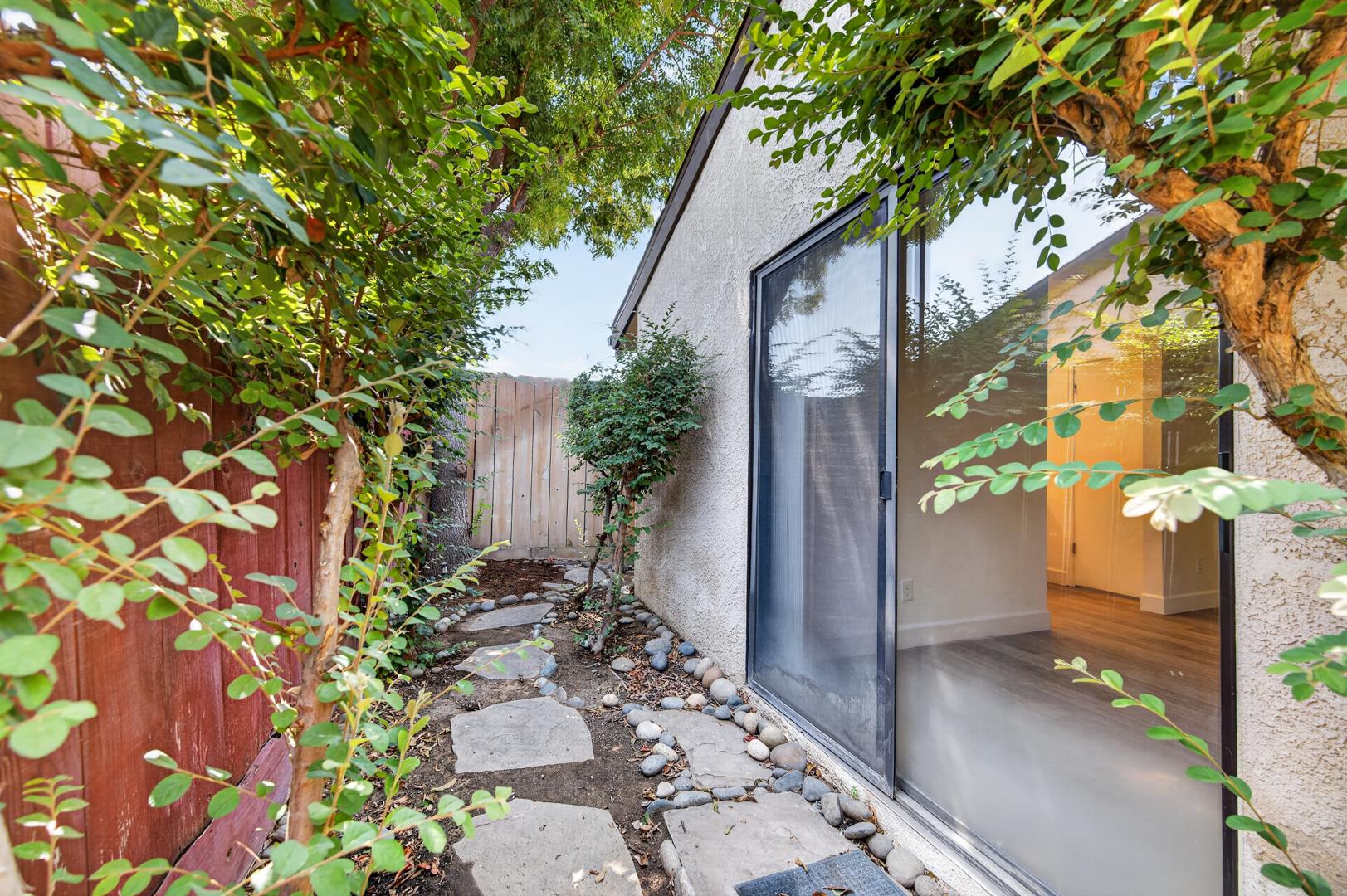 1657 Willow Ave, photo 56