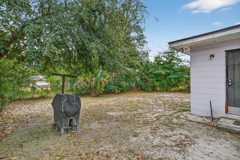 Photo 16 of 2570 Spirea St, Jacksonville, FL 32209, photographed by Megapixeler