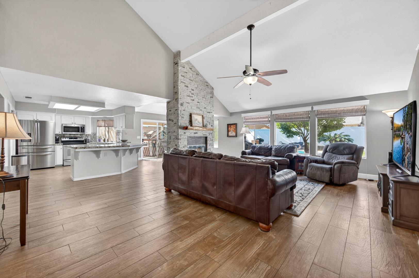 6367 N Selland Ave, photo 14