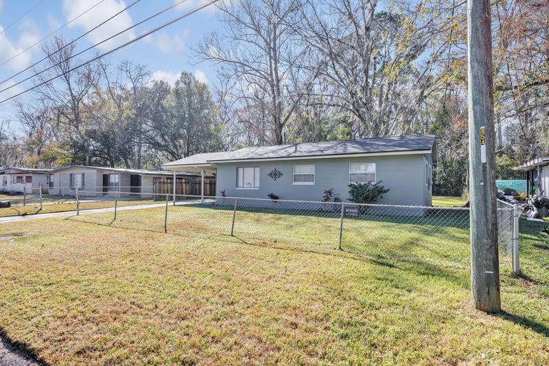 Photo 5 of 858 Le Brun Dr, Jacksonville, FL 32205, photographed by Megapixeler