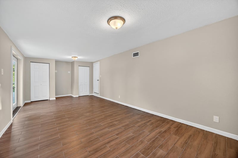 Photo 32 of 409 Parkwood Dr, Orange Park, FL 32073, photographed by Megapixeler