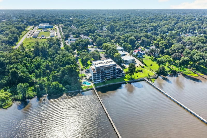 Aerial view of building along the river in Jacksonville