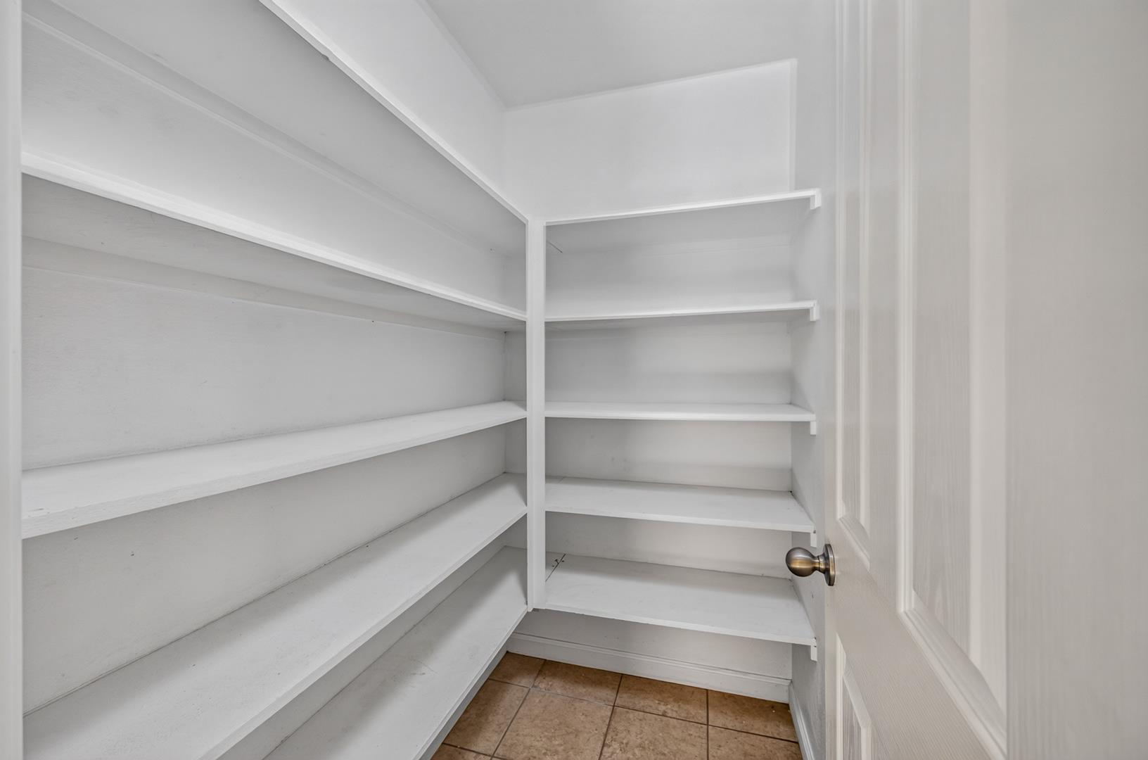 1114 E Oakmont Ave, photo 36