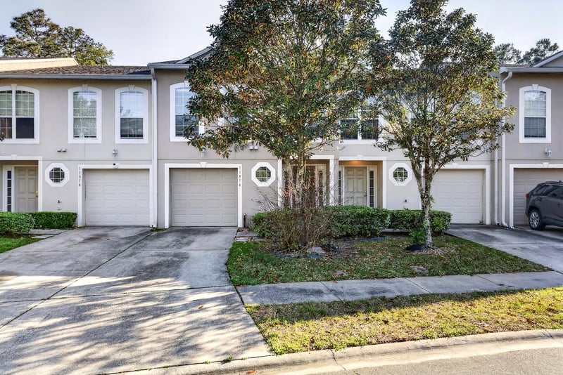Photo 1 of 11816 Lake Bend Cir, Jacksonville, FL 32218, photographed by Megapixeler