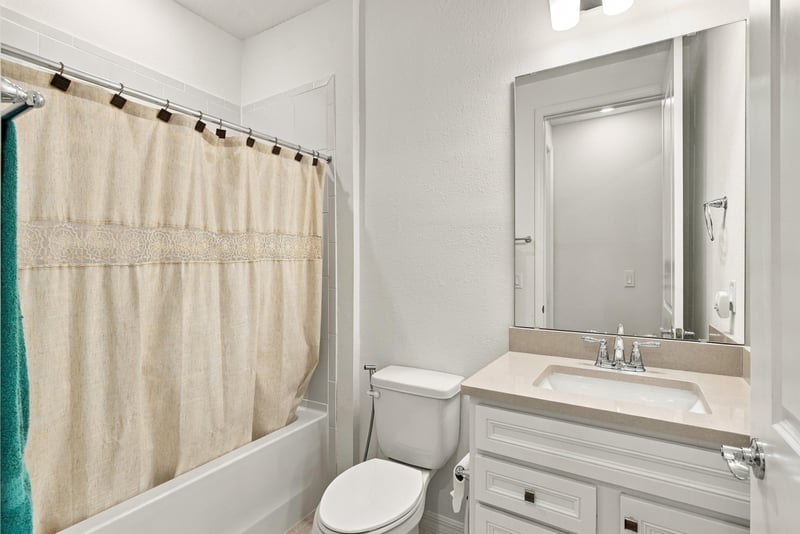 Bathroom vanity and tub, photographed by Megapixeler on Torres Trace, St. Augustine