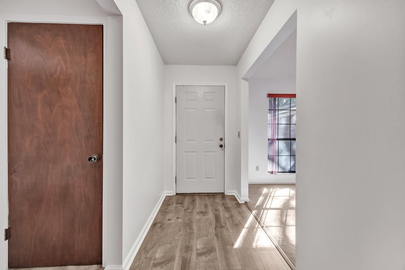 Photo 4 of 7931 118th St, Jacksonville, FL 32244, photographed by Megapixeler