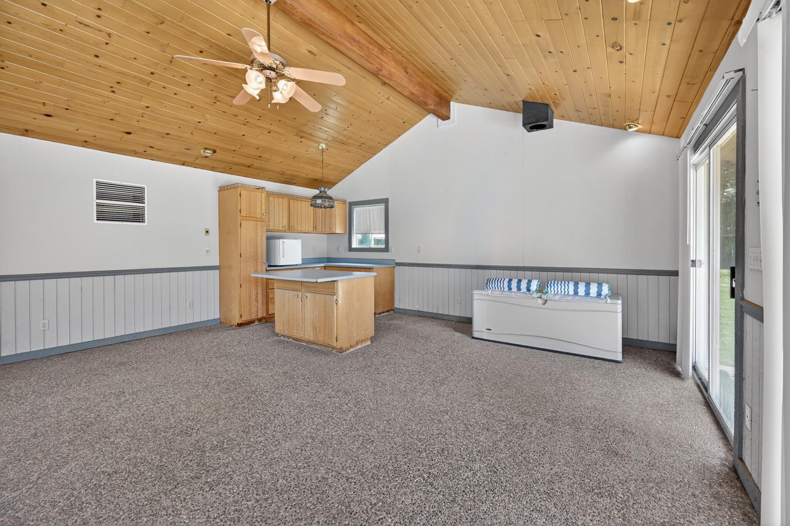 1185 N Locan Ave, photo 67