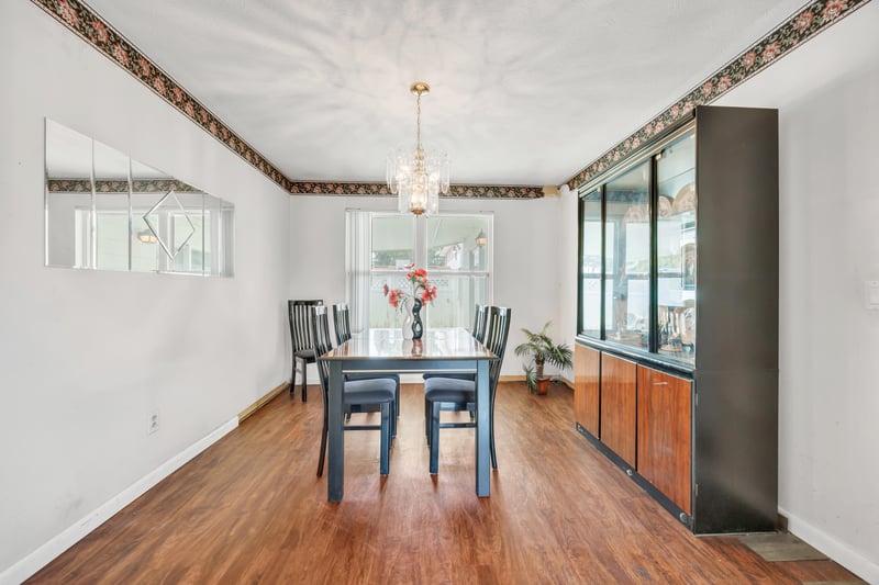 Photo 7 of 5676 Flagstaff Rd, Jacksonville, FL 32207, photographed by Megapixeler