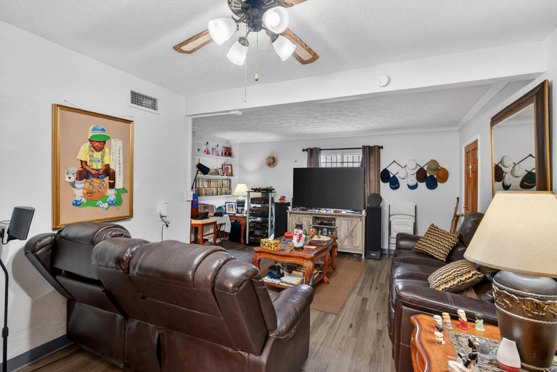 Photo 6 of 2570 Spirea St, Jacksonville, FL 32209, photographed by Megapixeler