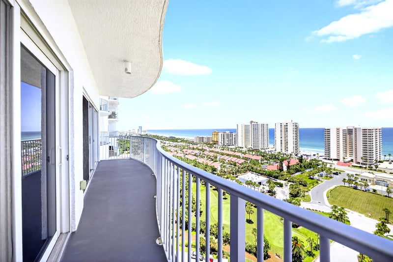 Photo 13 of 2 Oceans W Blvd, Daytona Beach, FL 32118, photographed by Megapixeler