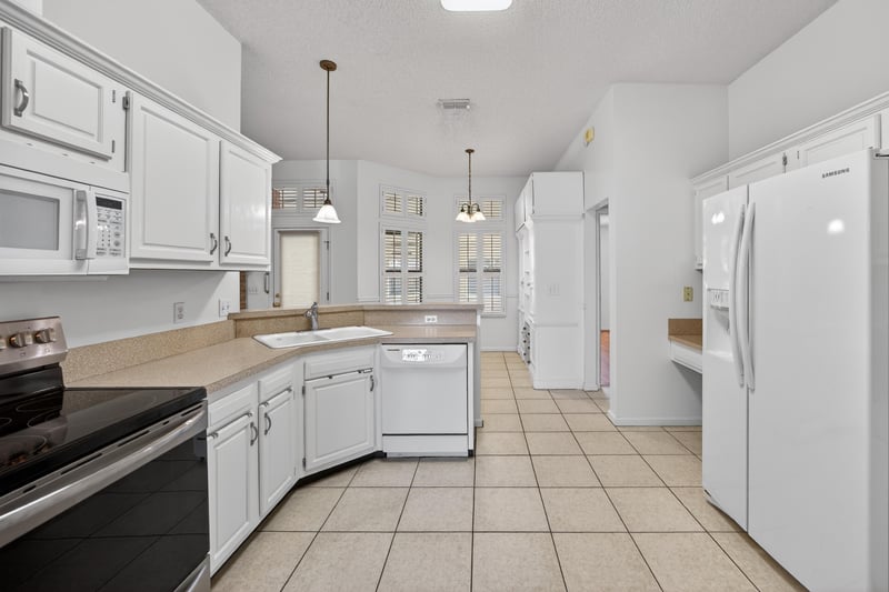 Photo 14 of 985 Sweetwood Ct, Orange Park, FL 32065, photographed by Megapixeler