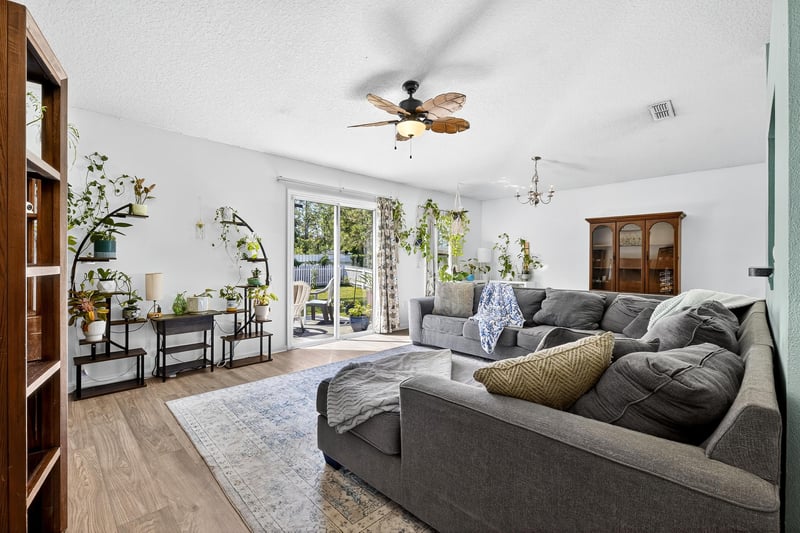 Photo 7 of 12318 Anarania Dr, Jacksonville, FL 32220, photographed by Megapixeler