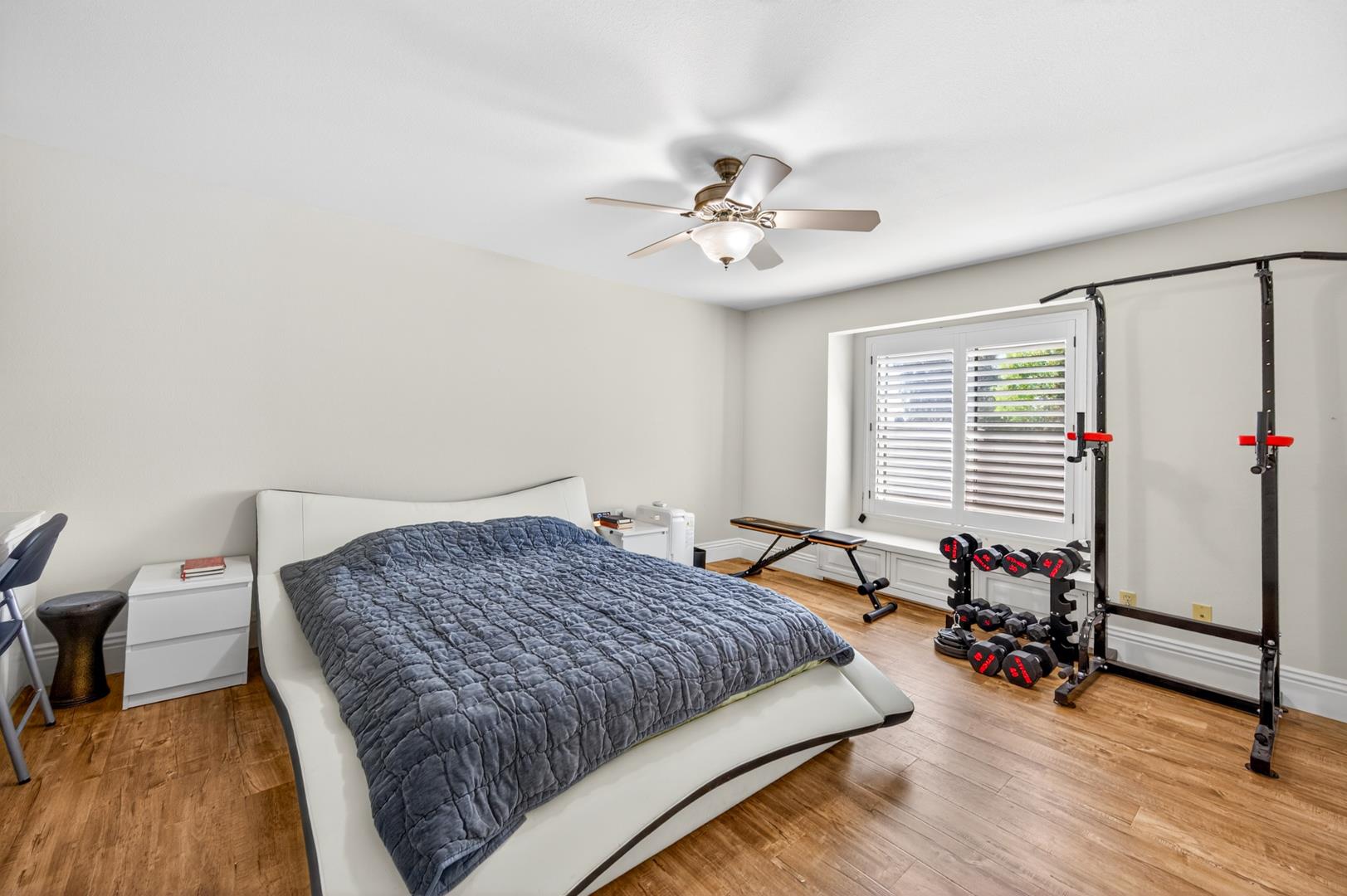 5261 N Van Ness Blvd, photo 64