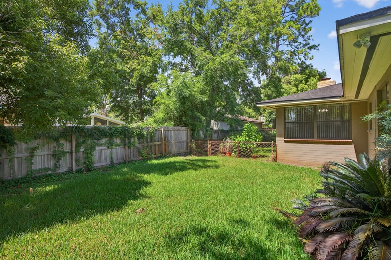 Photo 33 of 5060 Carmel Dr, Jacksonville, FL 32244, photographed by Megapixeler