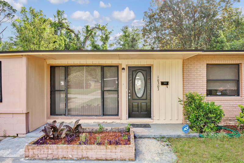 Photo 5 of 10303 Elmhurst Dr, Jacksonville, FL 32218, photographed by Megapixeler