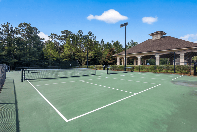 Pickleball court at ground level in River Glen
